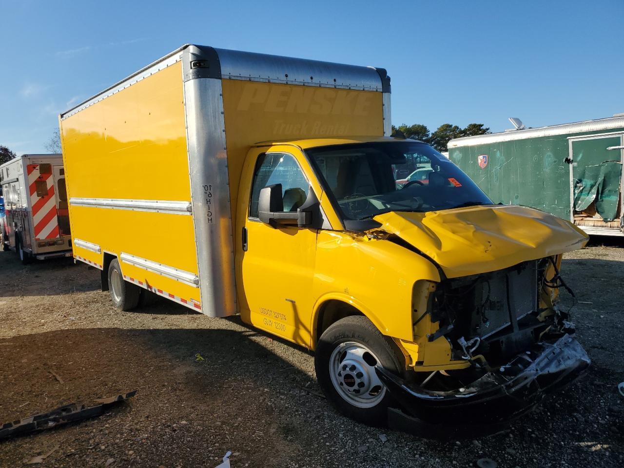 2022 GMC Savana Cut - Box Truck - Image 4