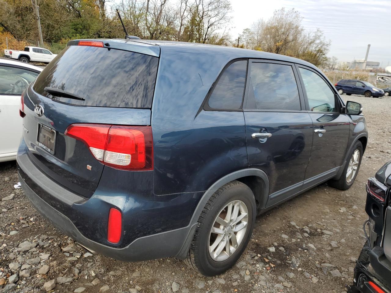 2014 Kia Sorento Lx - Image 3