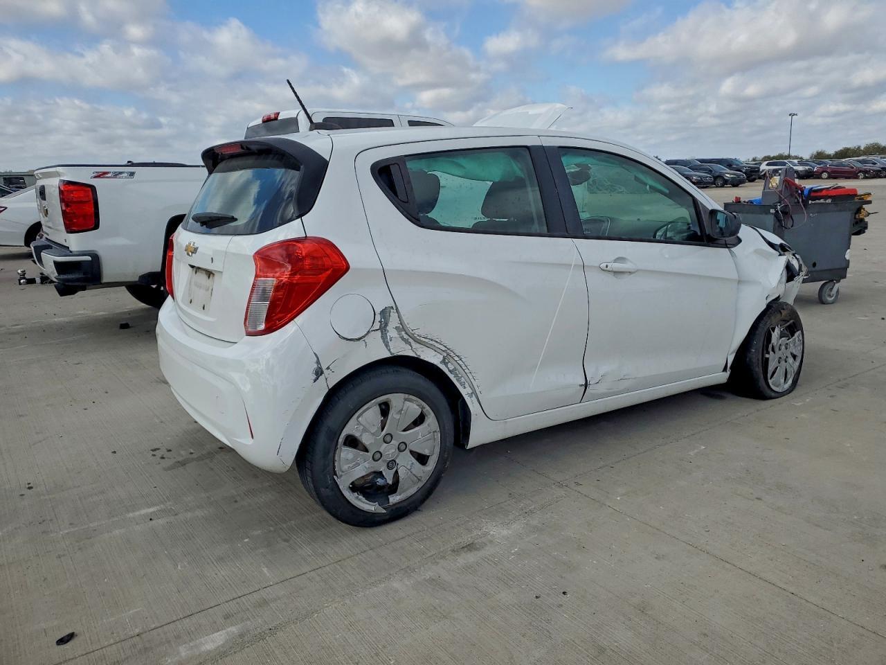 2017 Chevrolet Spark - Image 3