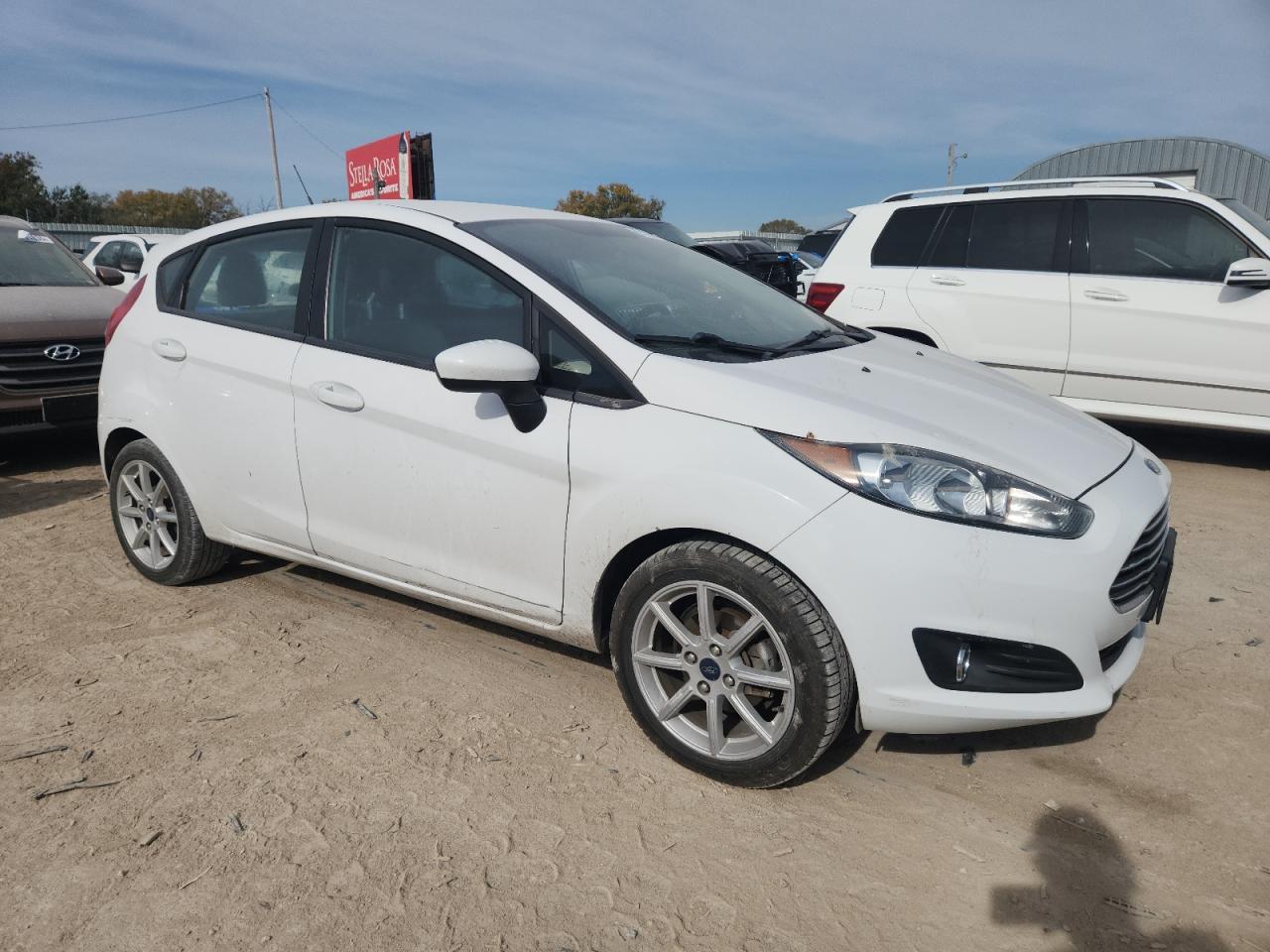 2019 Ford Fiesta Se - Фото 4
