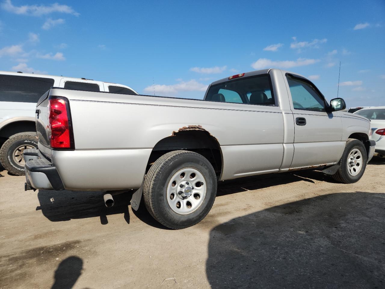 2005 Chevrolet Silverado C1500 - Фото 3