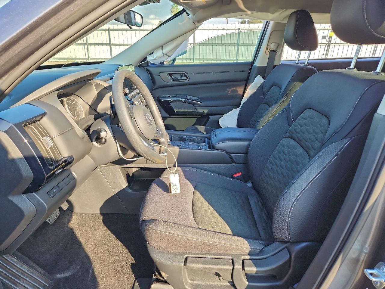 2025 Nissan Pathfinder S - Фото 7