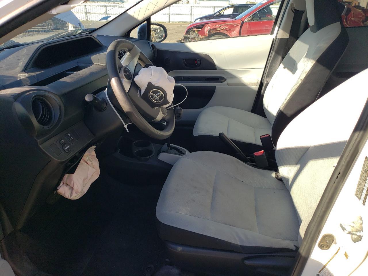 2012 Toyota Prius C One - Image 7