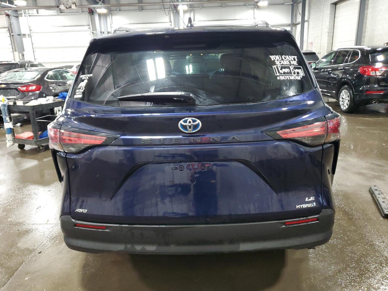 2022 Toyota Sienna Le - Фото 6