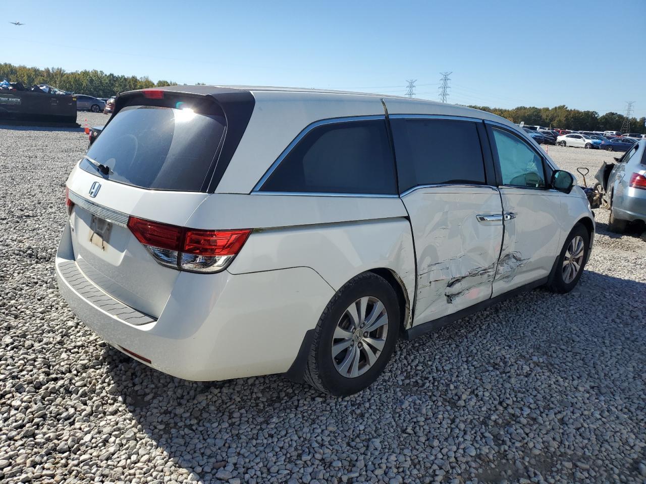 2015 Honda Odyssey - Image 3