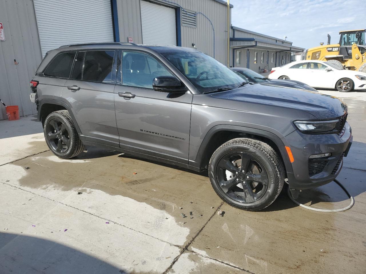 2023 Jeep Grand Cherokee Limited - Image 4