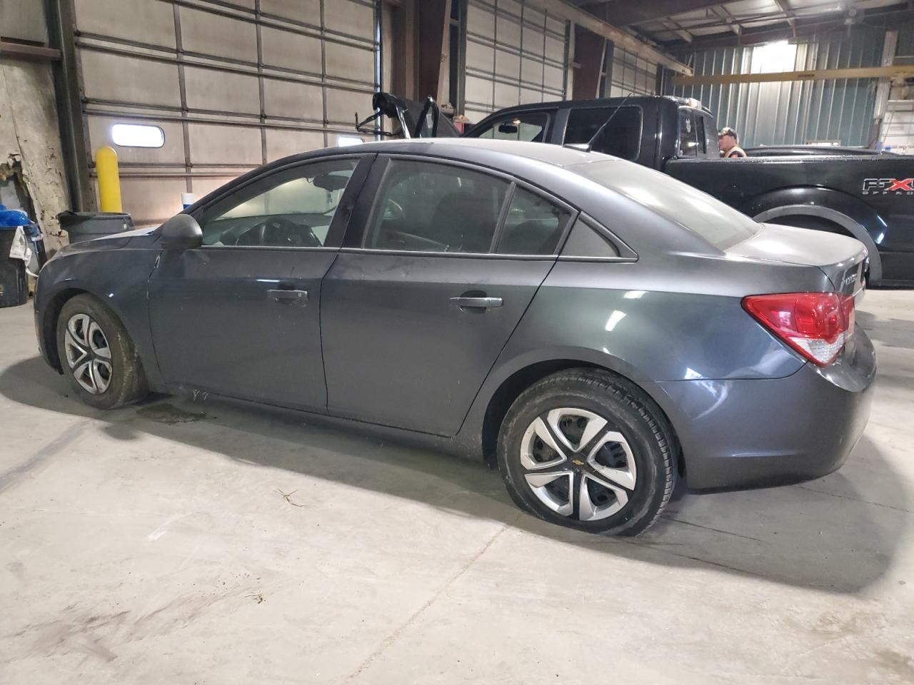 2013 Chevrolet Cruze Ls - Фото 2
