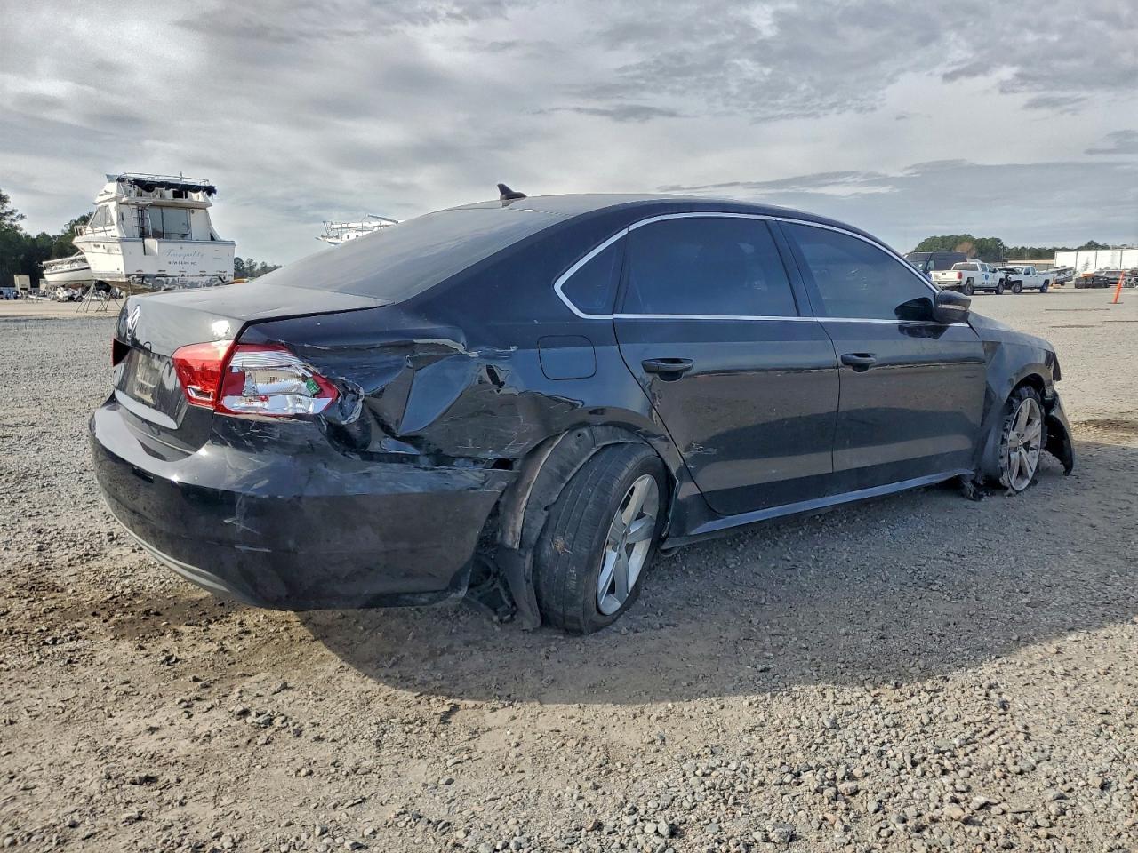 2013 Volkswagen Passat Se - Image 3