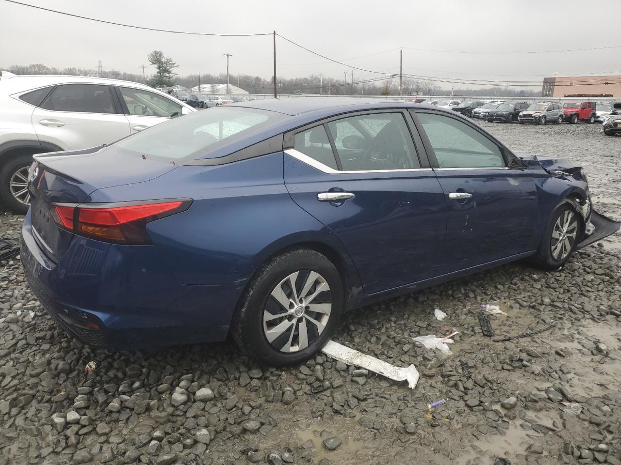 2021 Nissan Altima S - Фото 3