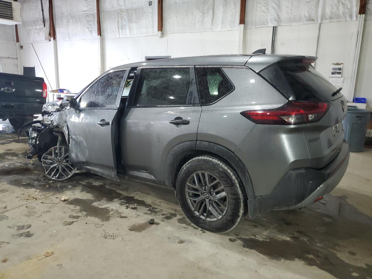 2023 Nissan Rogue S - Image 2