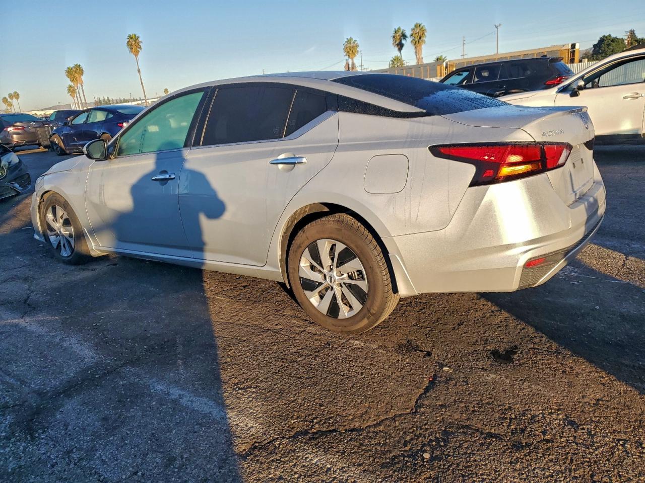 2022 Nissan Altima S - Фото 2
