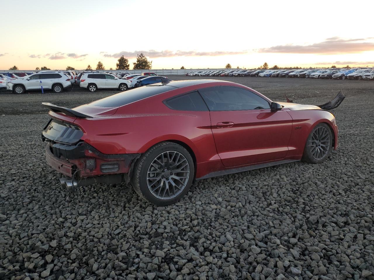 2021 Ford Mustang Gt - Фото 3