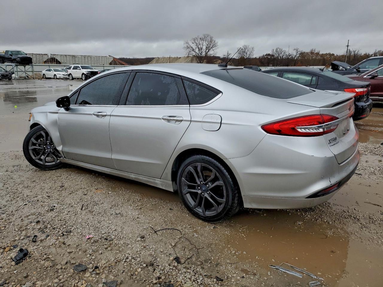2018 Ford Fusion Se - Фото 2