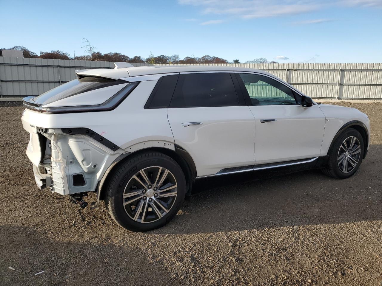 2024 Cadillac Lyriq Luxury - Image 3