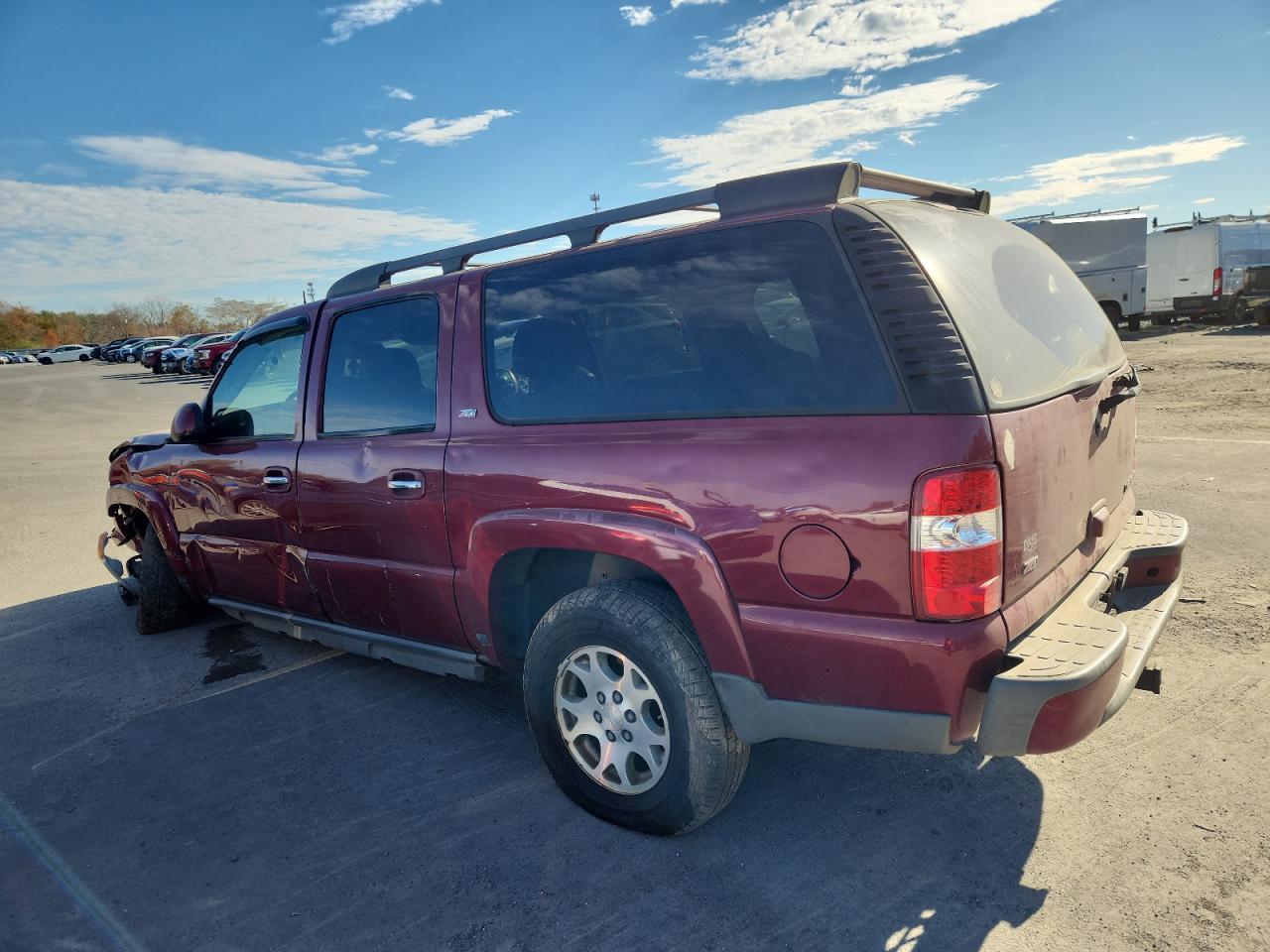 2004 Chevrolet Suburban K1500 - Image 2