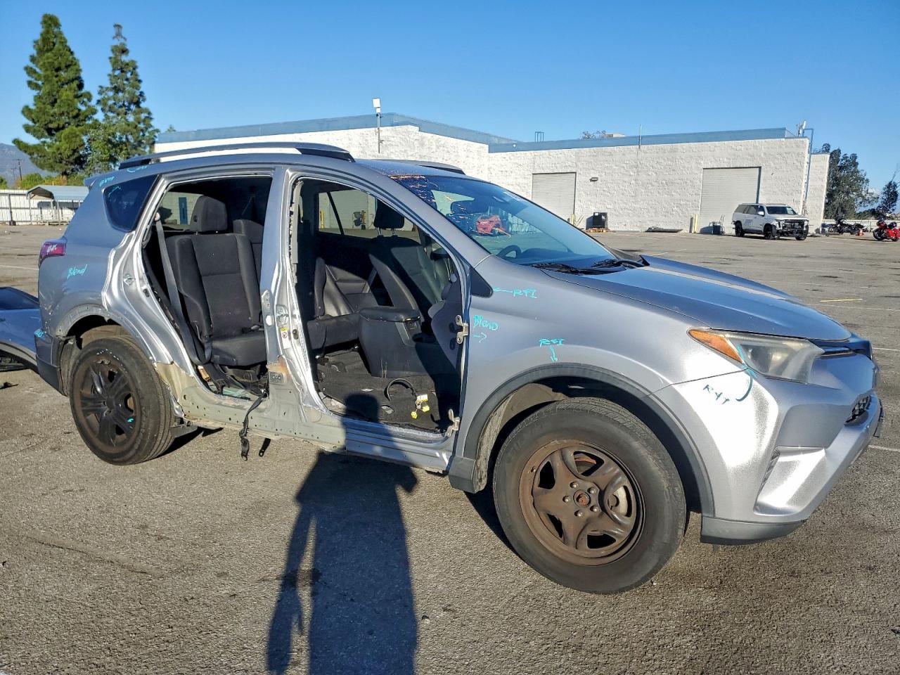2017 Toyota Rav4 - Фото 4