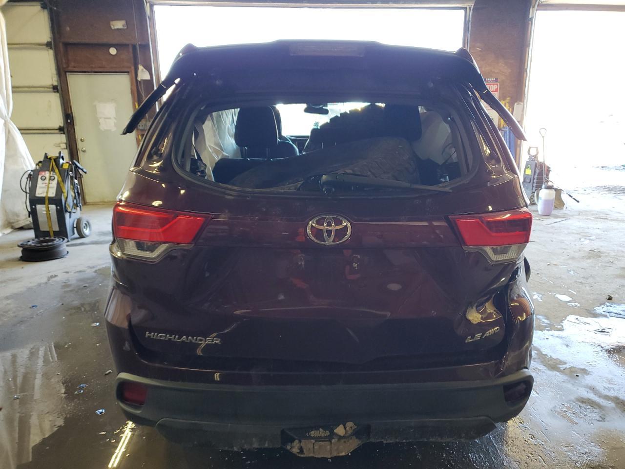 2019 Toyota Highlander Le Plus - Image 6