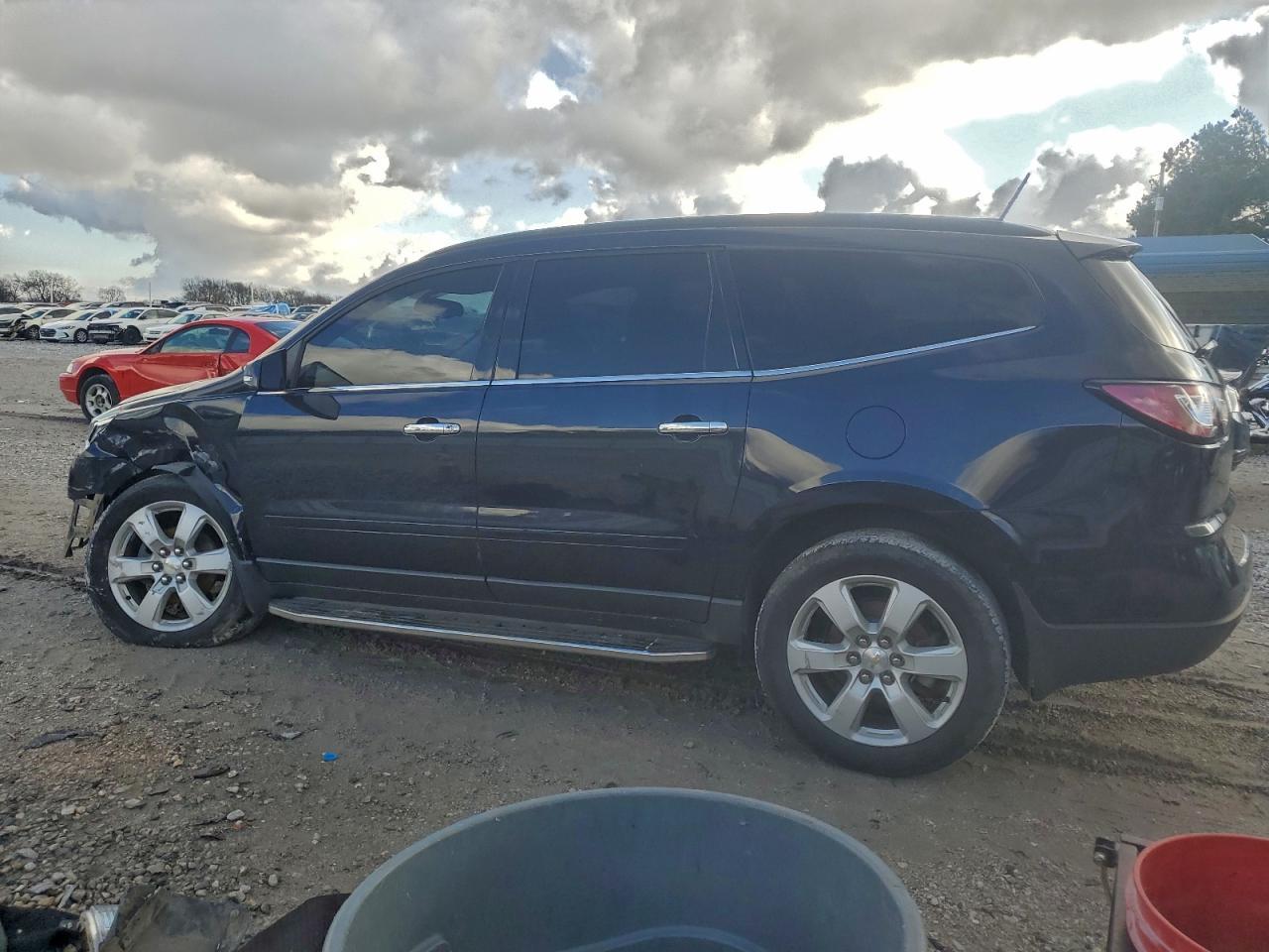 2016 Chevrolet Traverse Lt - Image 2