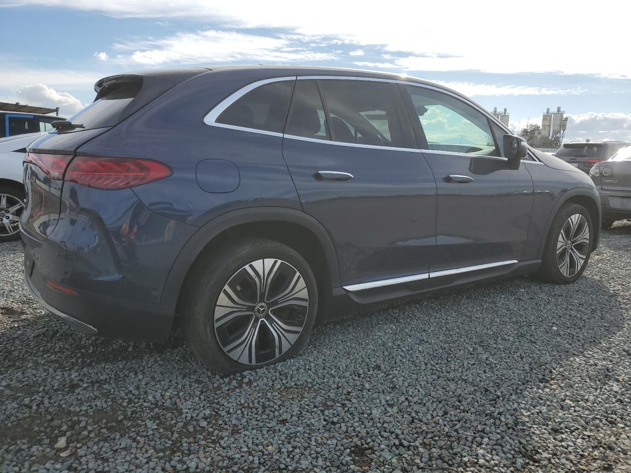 2023 Mercedes-Benz Eqe Suv 350+ - Image 3