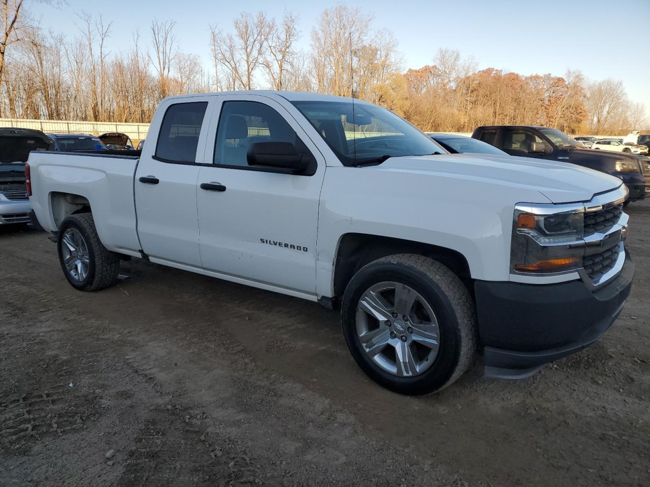 2018 Chevrolet Silverado C1500 - Image 4