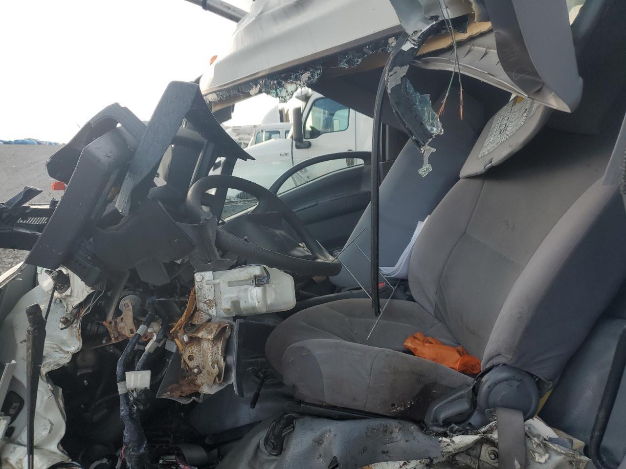 2020 Isuzu Npr Hd Box Truck - Фото 7