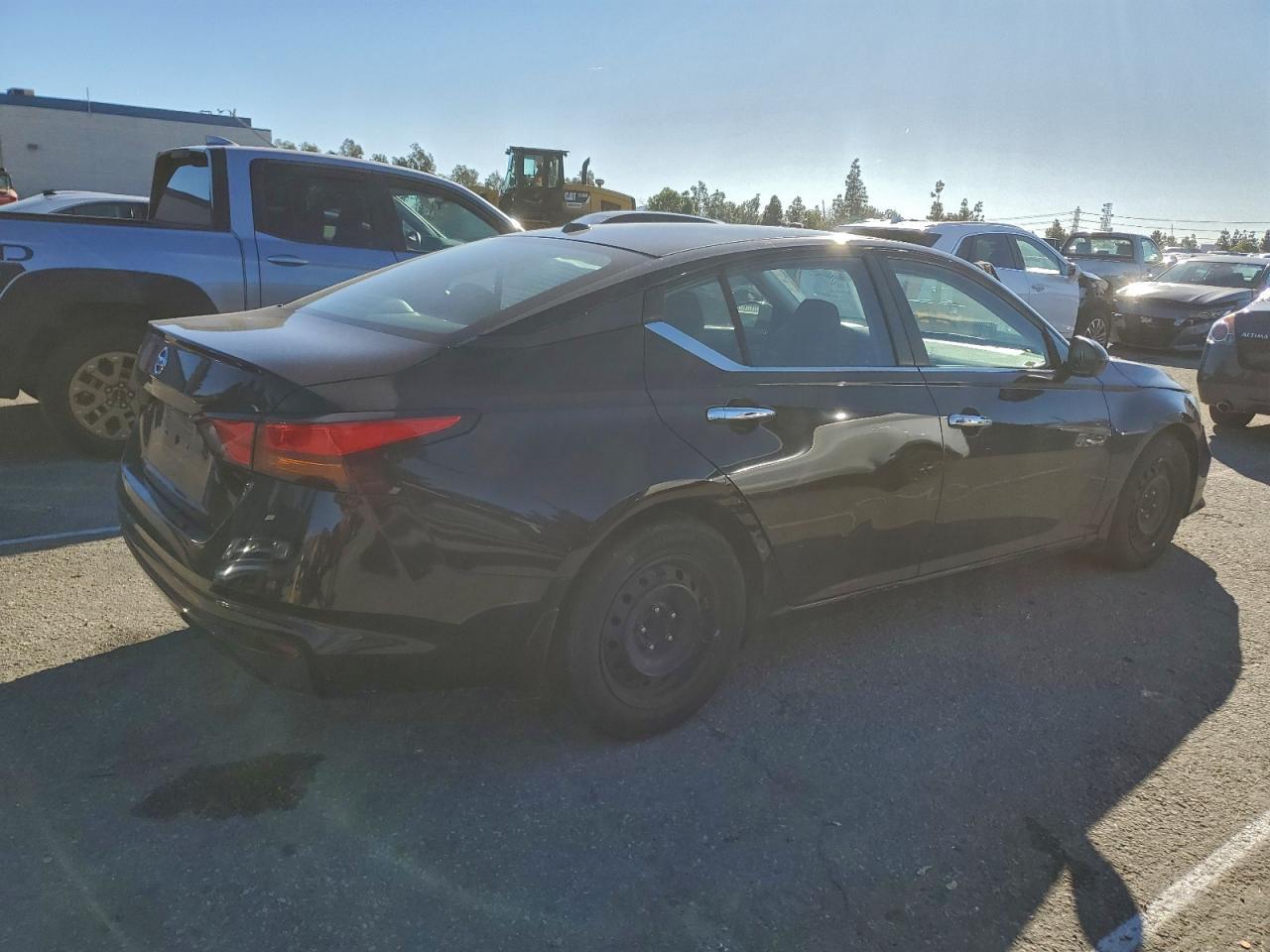 2019 Nissan Altima S - Фото 3