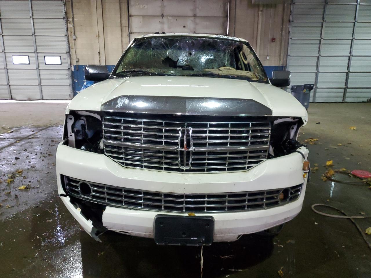 2011 Lincoln Navigator - Image 5