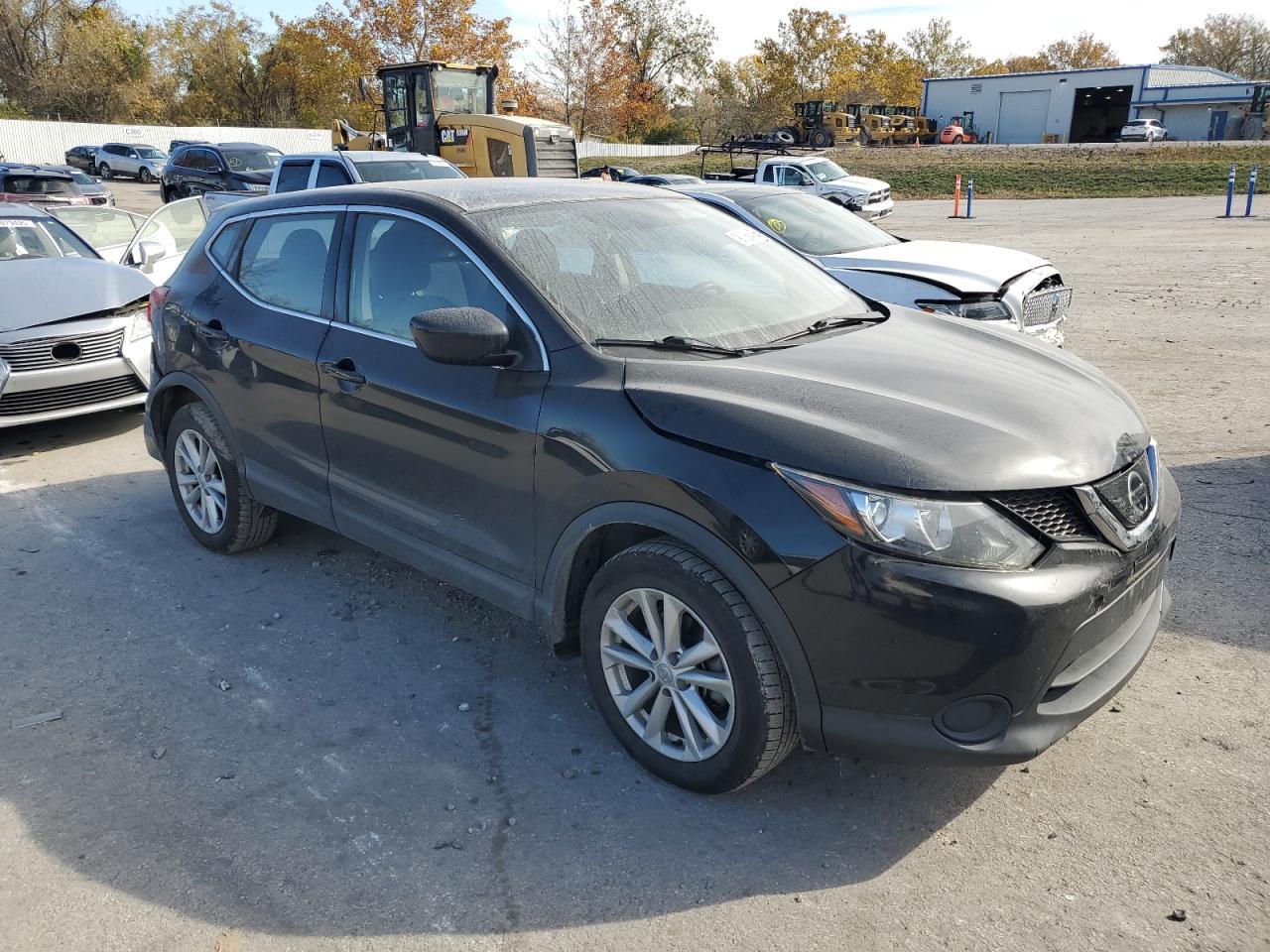 2018 Nissan Rogue Sport S - Фото 4