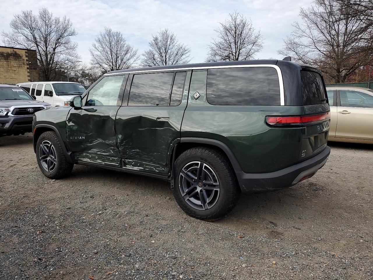 2025 Rivian R1S Adventure - Фото 2