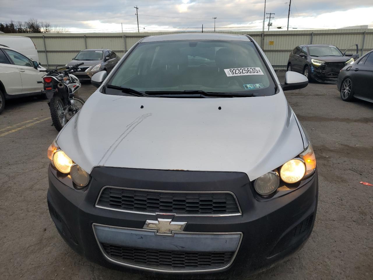 2016 Chevrolet Sonic Lt - Image 5