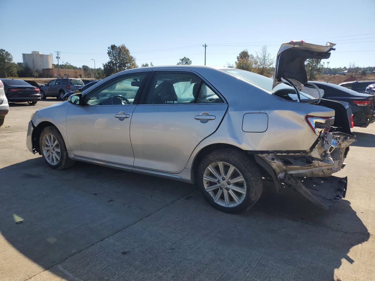 2014 Toyota Camry L - Фото 2