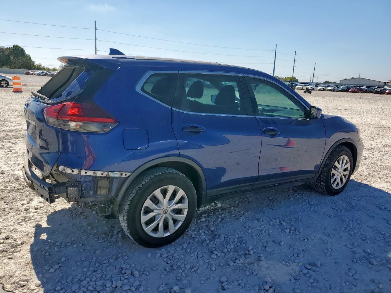 2018 Nissan Rogue S - Image 3