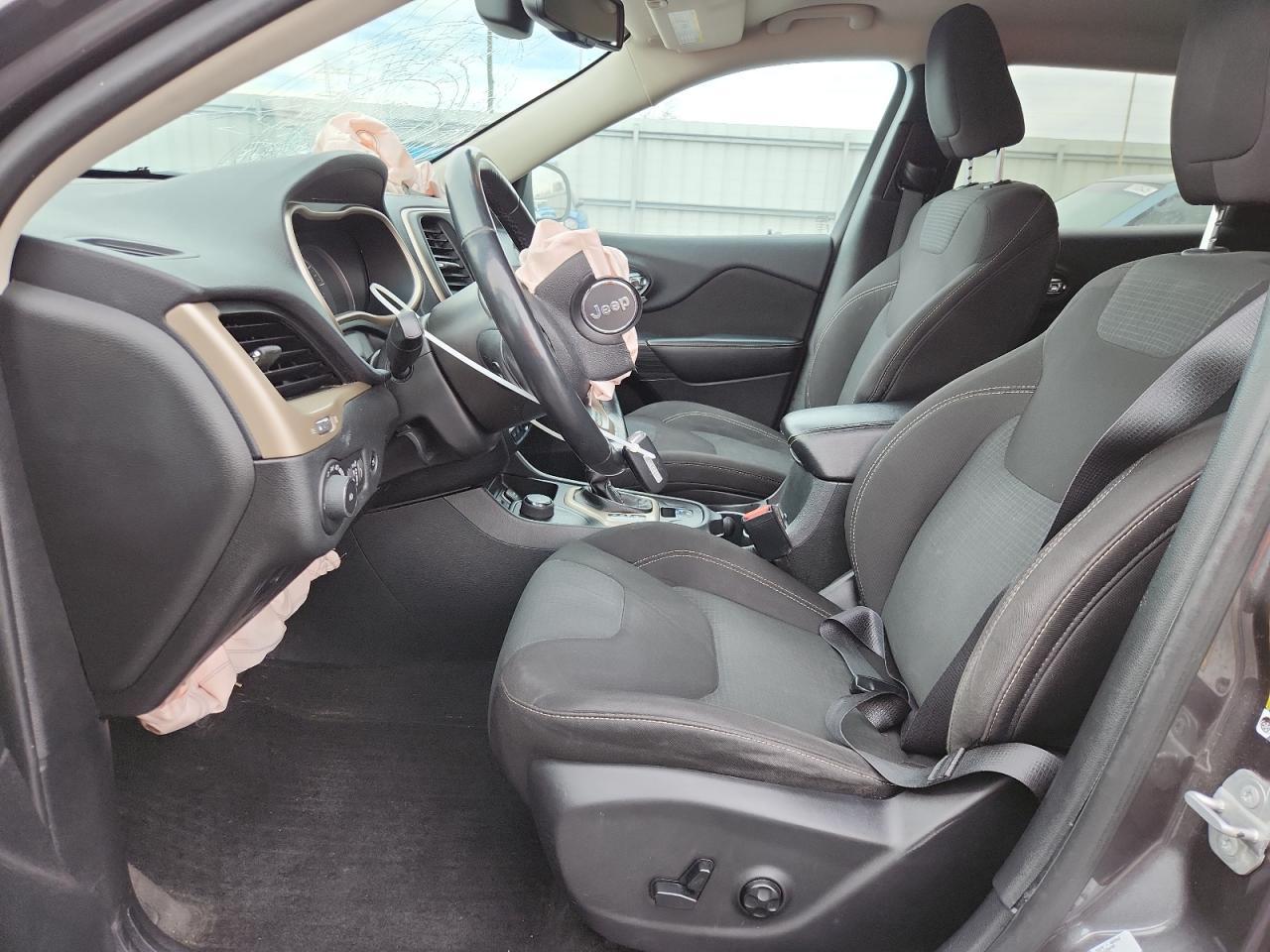 2016 Jeep Cherokee Latitude - Image 7