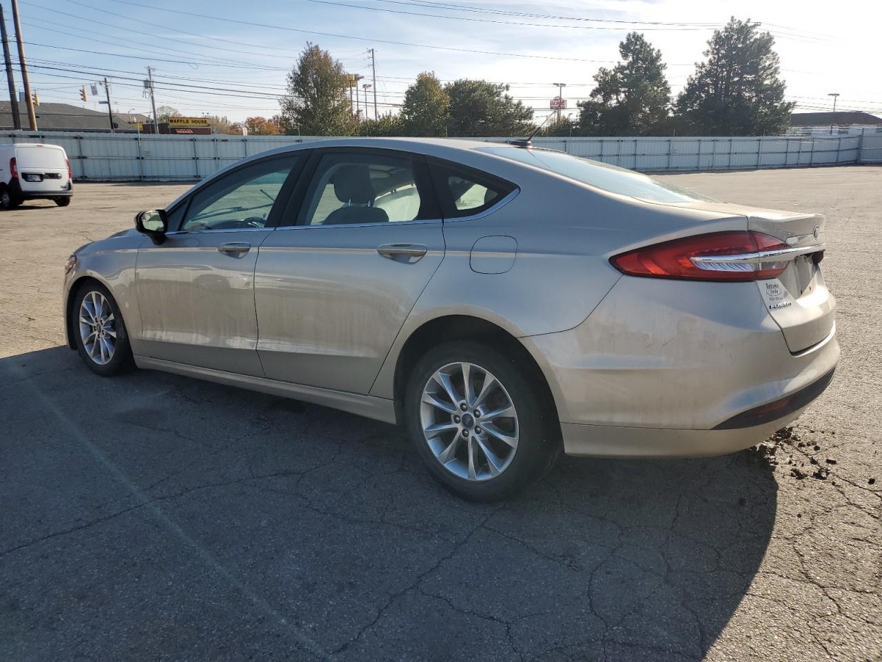 2017 Ford Fusion Se - Фото 2