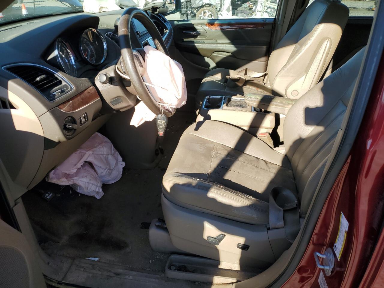 2015 Chrysler Town & Country Touring - Фото 7