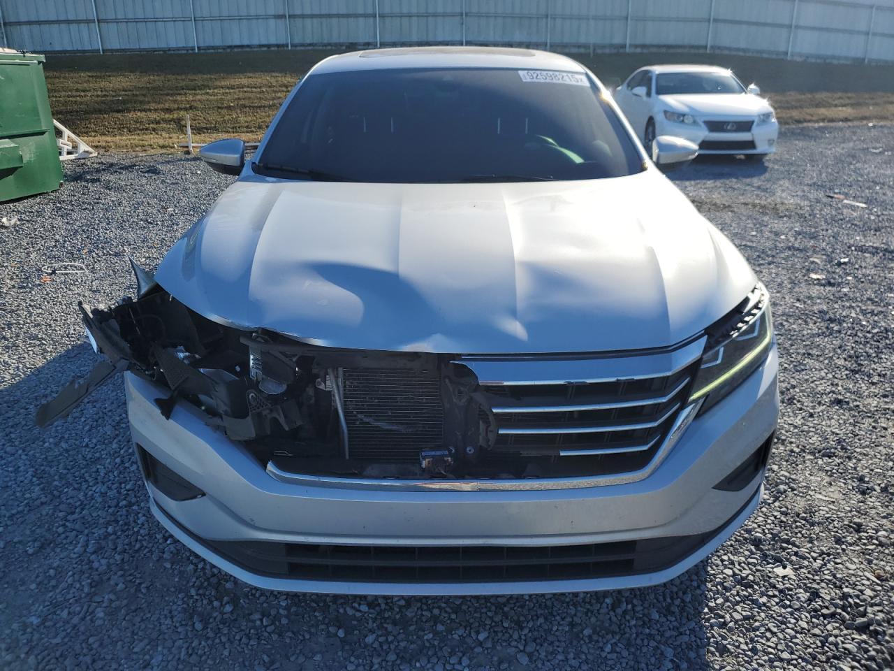 2021 Volkswagen Passat Se - Image 5