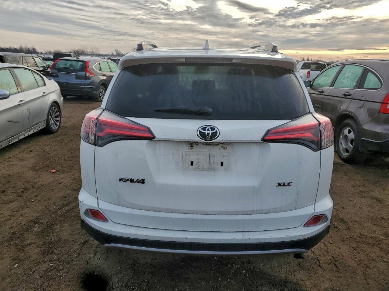 2017 Toyota Rav4 Xle - Фото 6