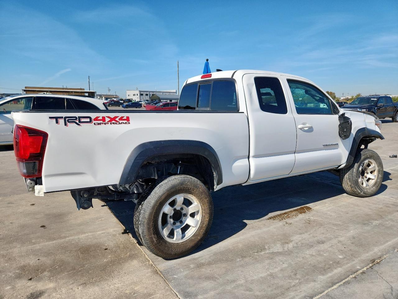2016 Toyota Tacoma Access Cab - Фото 3