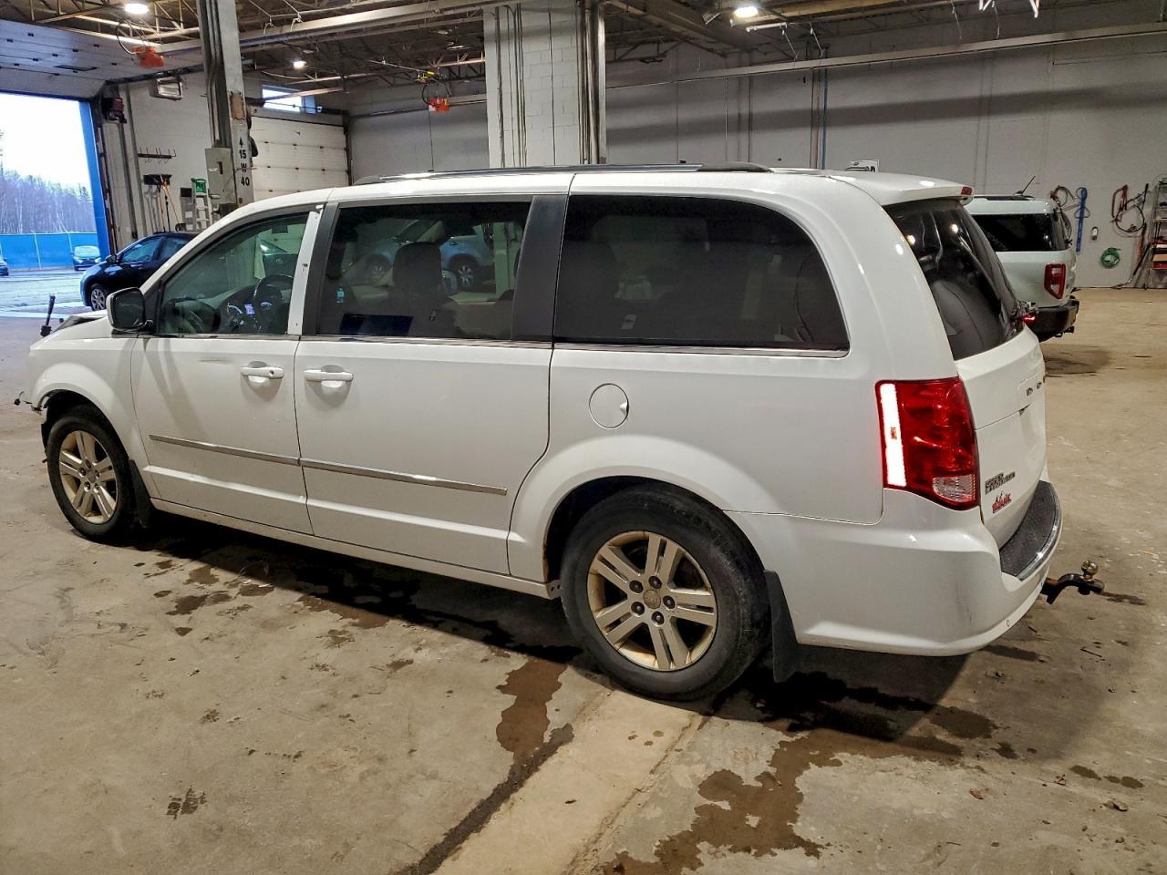 2016 Dodge Grand Caravan Crew - Фото 2