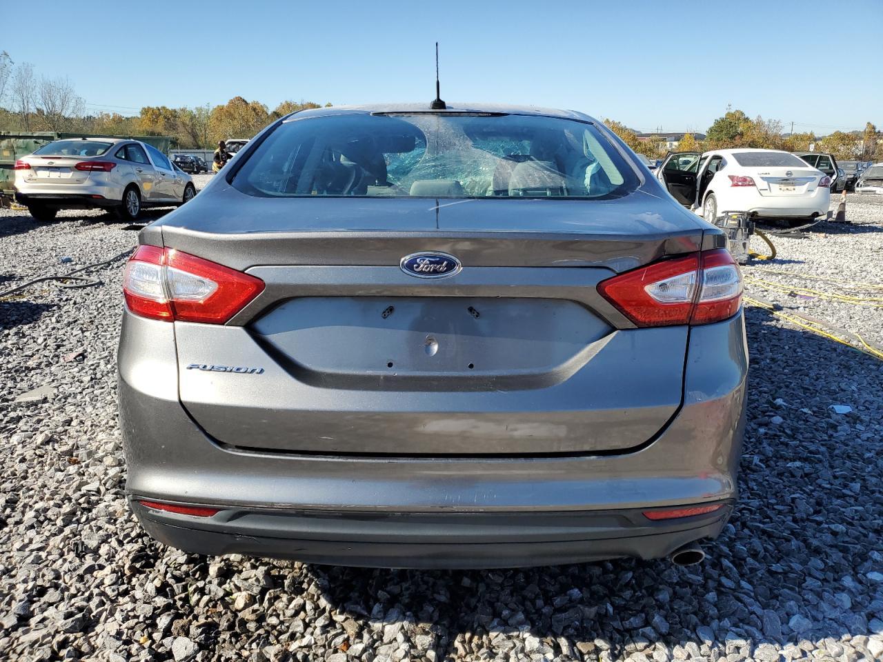 2013 Ford Fusion S - Фото 6