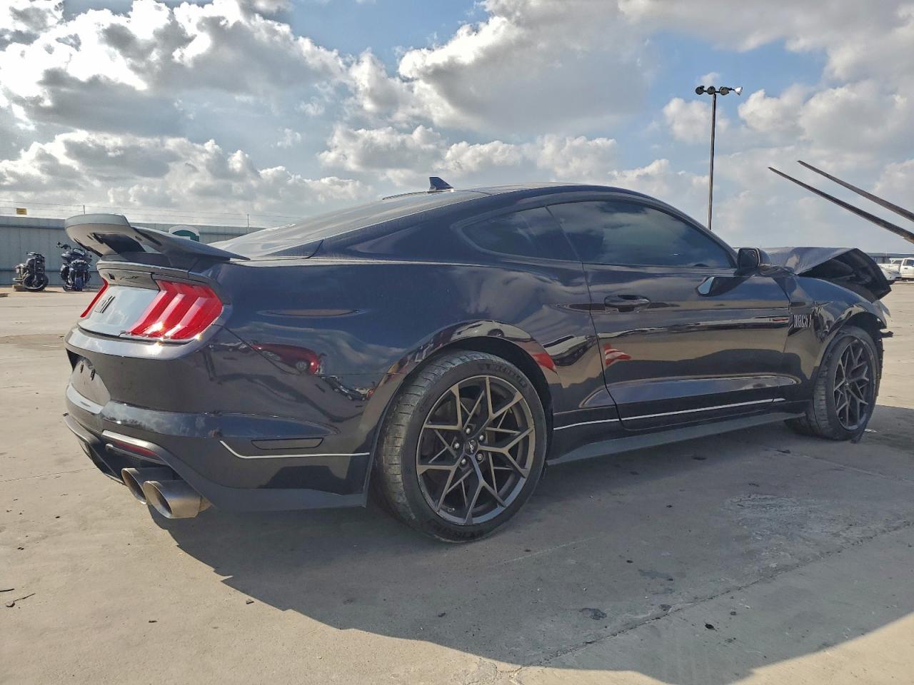 2022 Ford Mustang Mach I - Фото 3