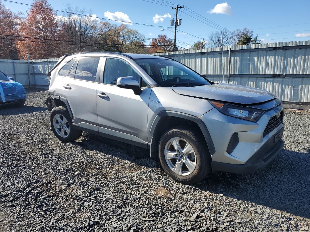 2021 Toyota Rav4 Le - Image 4