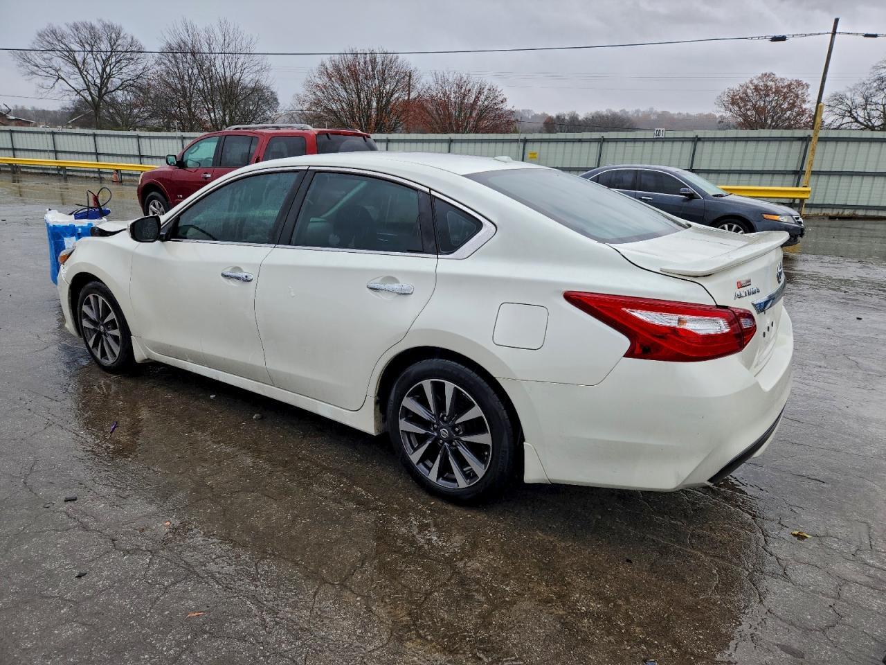 2017 Nissan Altima 2.5 - Фото 2