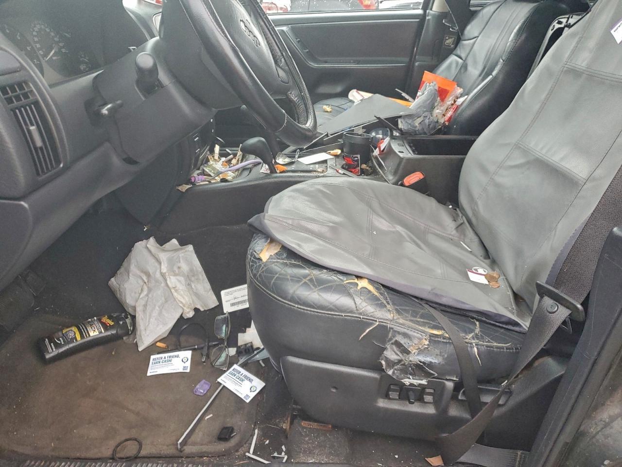 2004 Jeep Grand Cherokee Laredo - Image 7