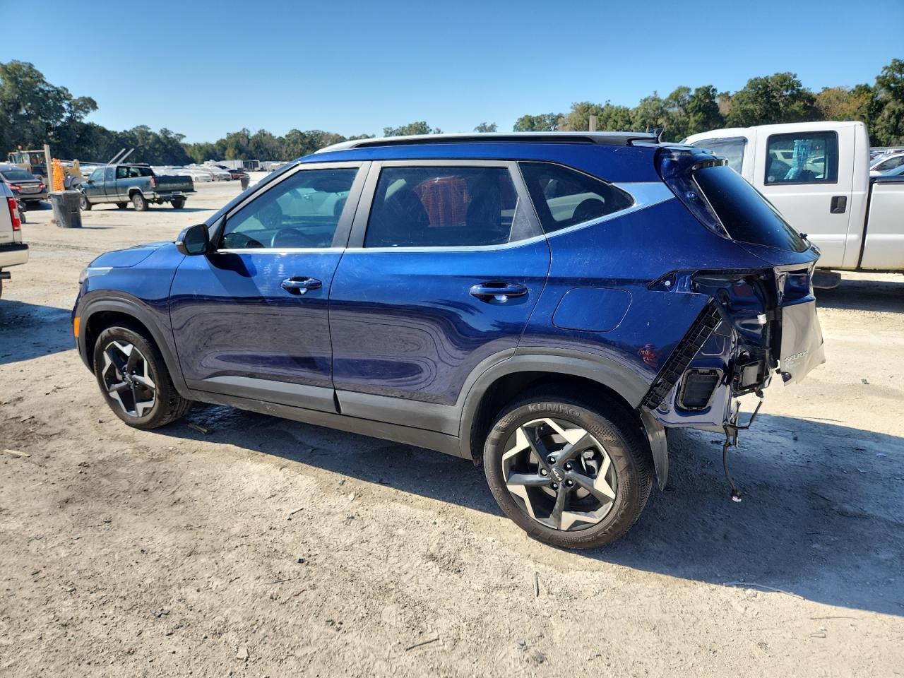 2024 Kia Seltos Ex - Image 2