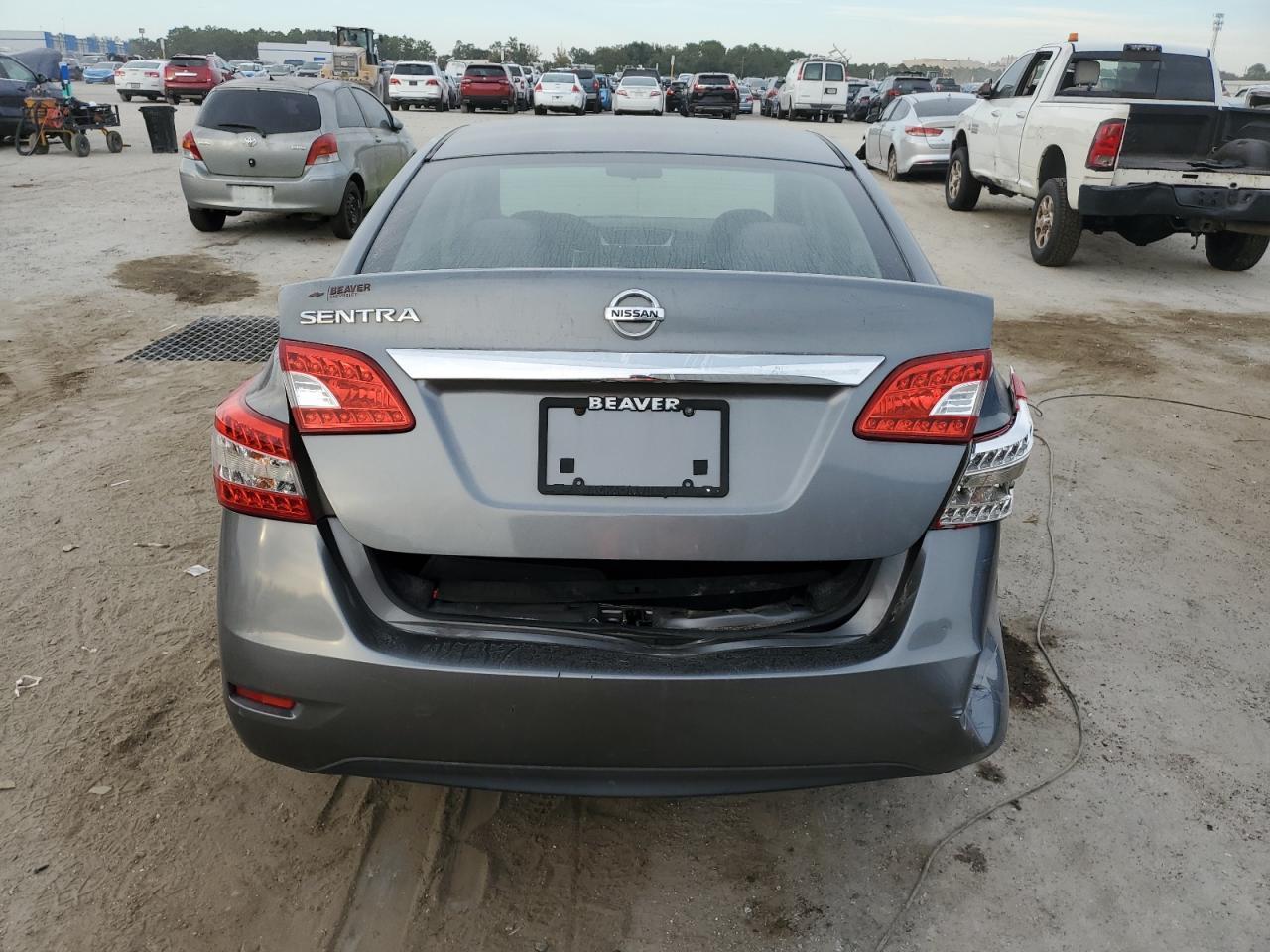 2015 Nissan Sentra S - Фото 6