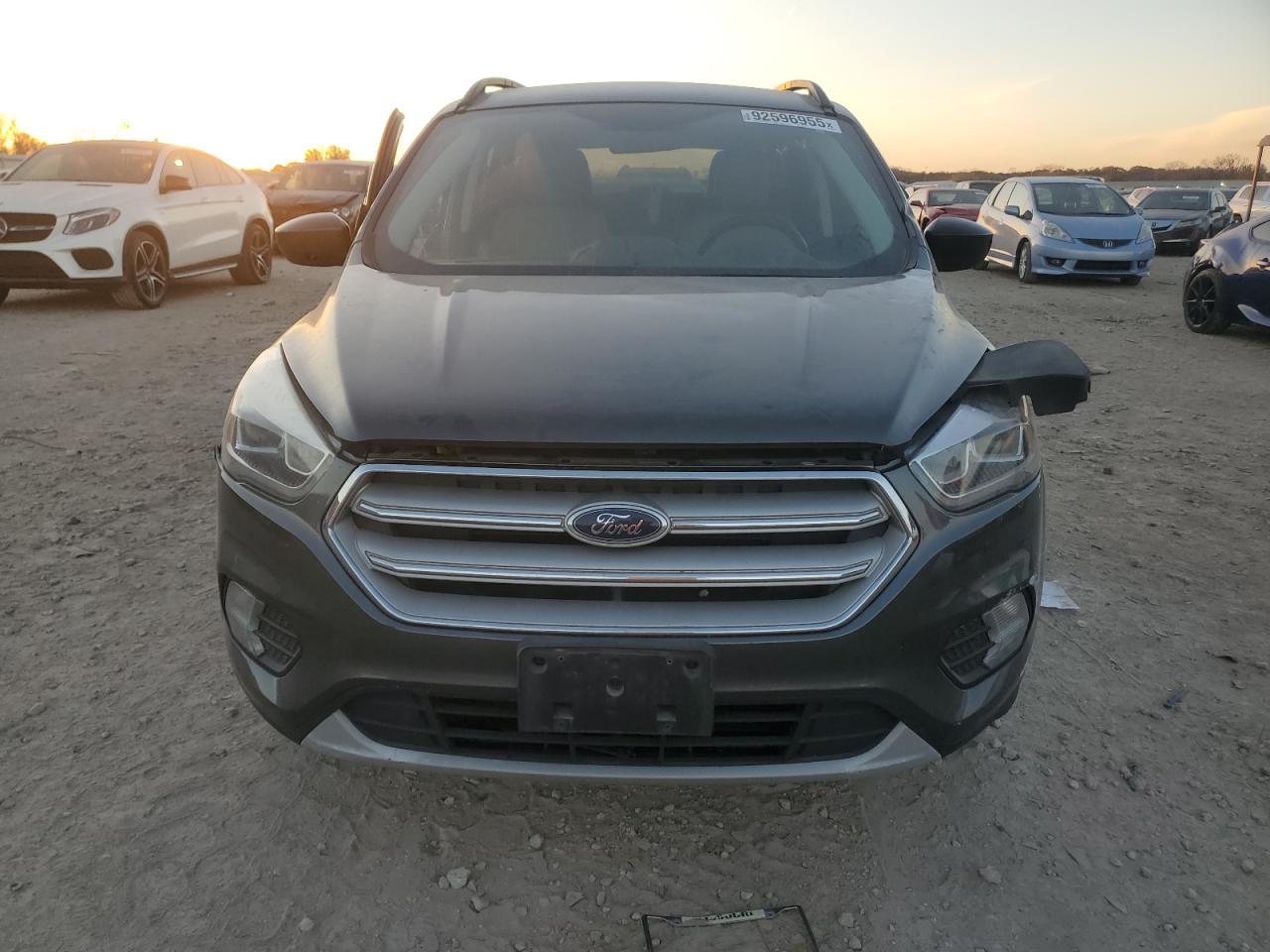 2019 Ford Escape Sel - Image 5