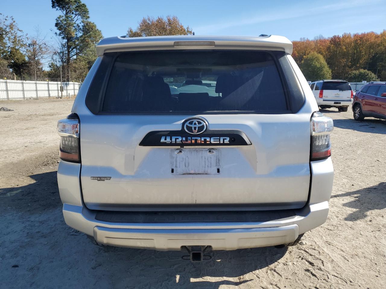 2019 Toyota 4Runner Sr5/Sr5 Premium - Image 6