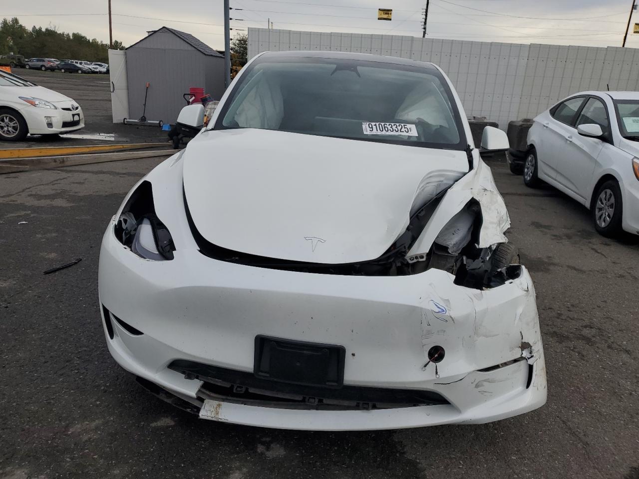 2023 Tesla Model Y - Image 5