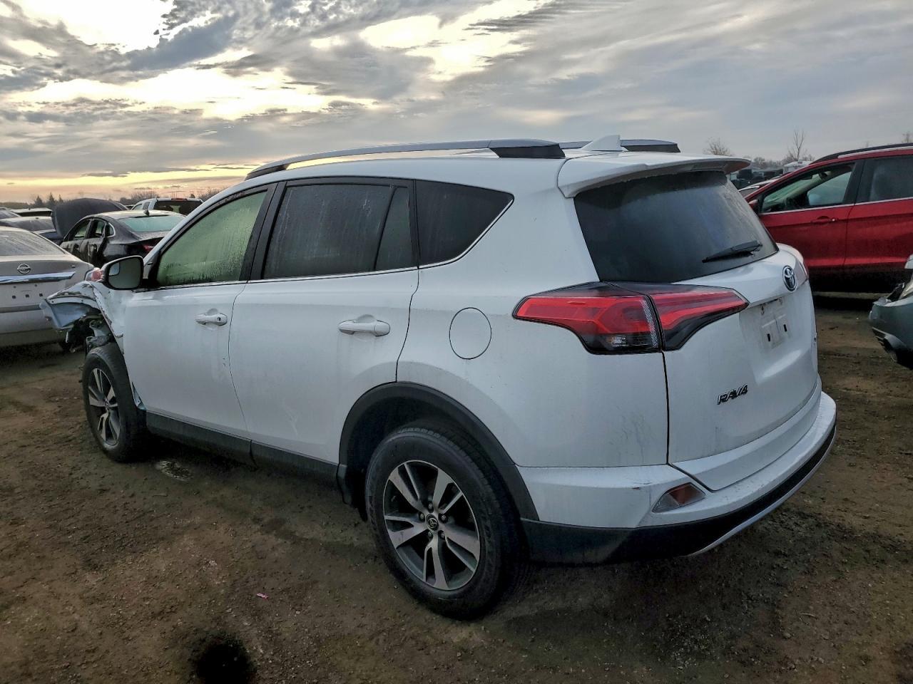 2017 Toyota Rav4 Xle - Фото 2